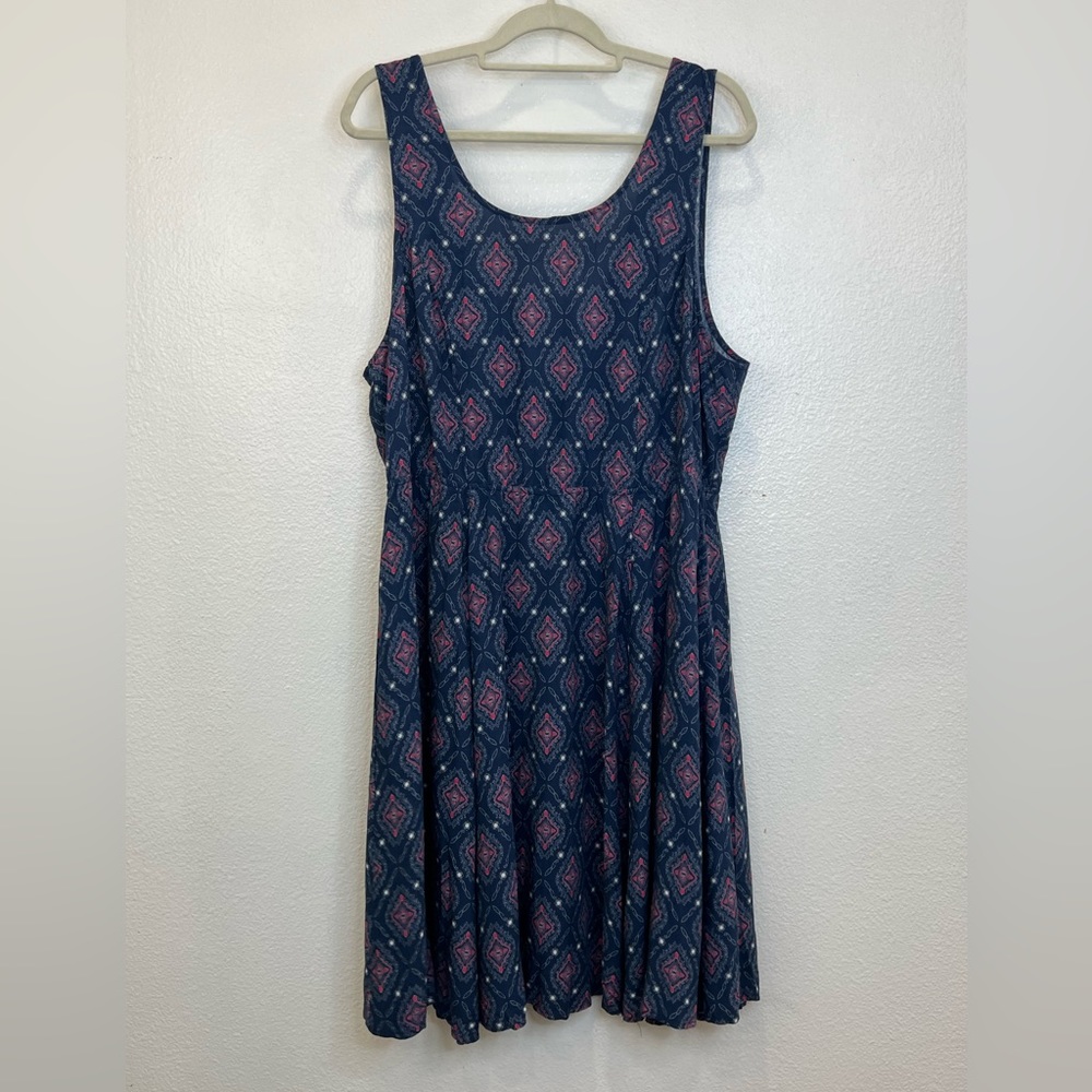 NWT TORRID Navy Blue with Red Medallion Tie-Back Challis Sleeveless Dress Sz 2X - Picture 2 of 8